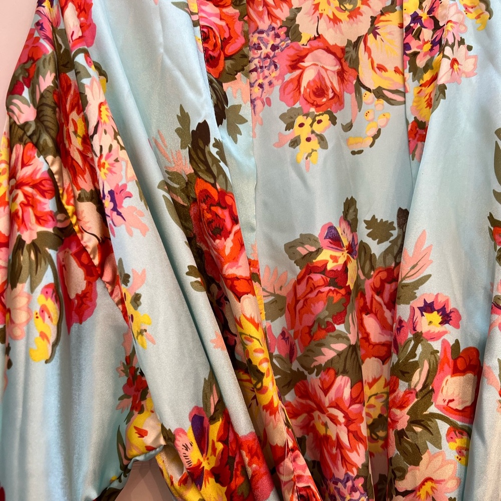 💝Elegant Floral Satin Kimono Robe - Picture 2 of 2